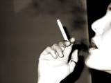 22-latka wezwała policjantów, by... zapalili jej papierosa. Sąd: 2 tys. zł grzywny