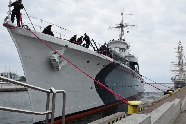 ORP „Błyskawica” już w nowych, historycznych barwach z 1942 roku i po remoncie ponownie zacumowała przy nabrzeżu Pomorskim