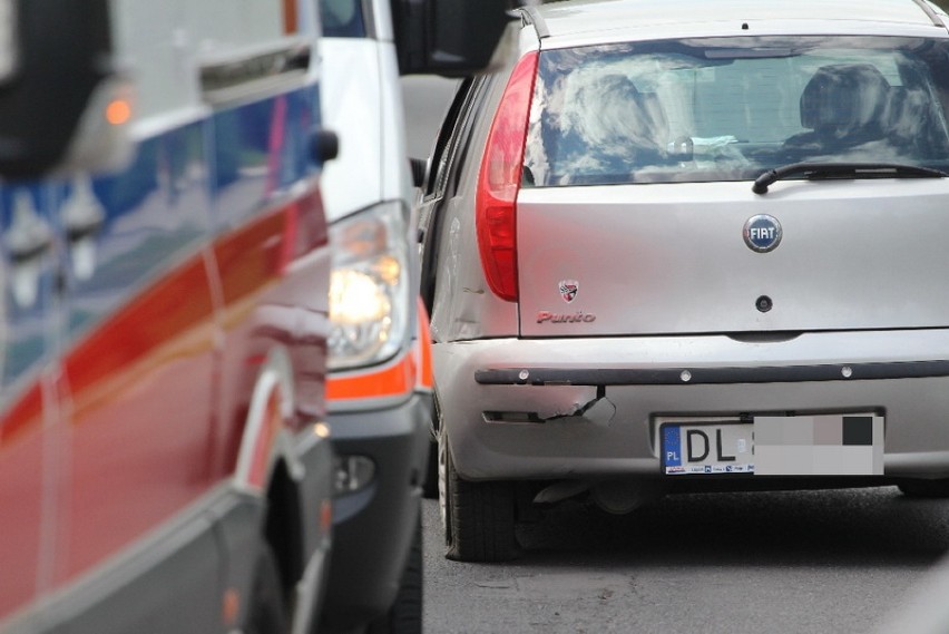 Wypadek na ulicy Okrężnej w Legnicy (ZDJĘCIA)