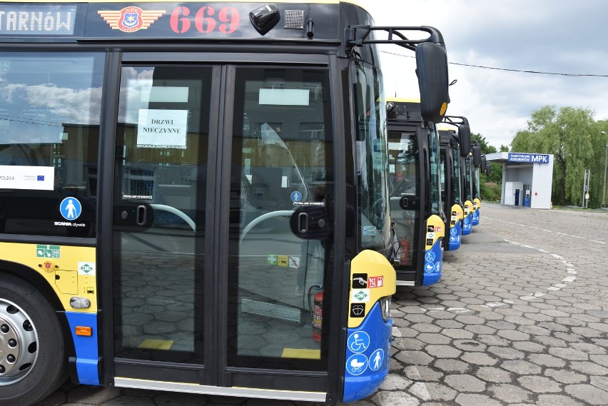 Nowiutkie autobusy dla MPK w Tarnowie. Wygodne, z klimatyzacją i ekologiczne [ZDJĘCIA]