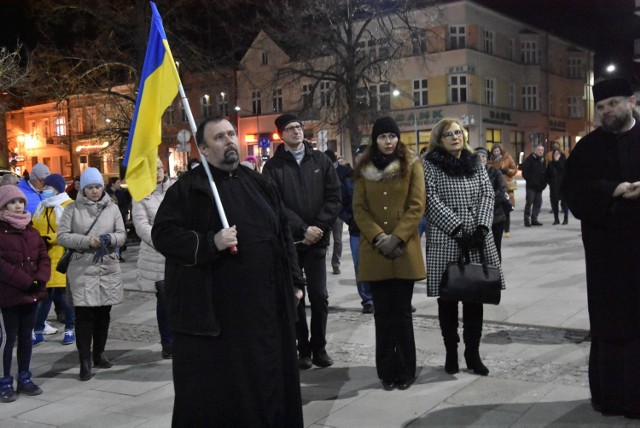 Gorliczanie zebrali na rynku, by okazać swoją solidarność z narodem ukraińskim