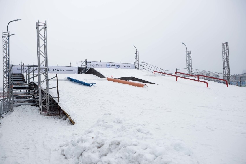 Snowpark ze sztucznym śniegiem w Wilanowie. Wejście za darmo! [ZDJĘCIA]