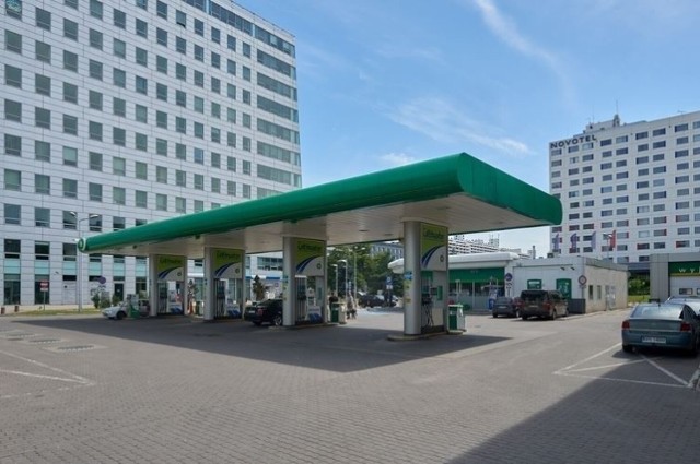 W miejscu stacji paliw i wielopoziomowego parkingu przy Swobodnej we Wrocławiu powstanie kompleks biurowy