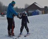 Na Górze Kamieńsk rządzą narciarze i snowboardziści [FOTO]