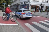 Rowerzyści gorsi od pieszych. Seria ponad 60 wykroczeń na drogach w Lesznie