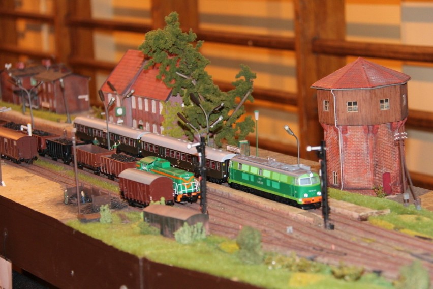 Sosnowiec: Wystawa makiet kolejowych w CKZiU. Piękne lokomotywy, wagony i makiety stacji [ZDJĘCIA]
