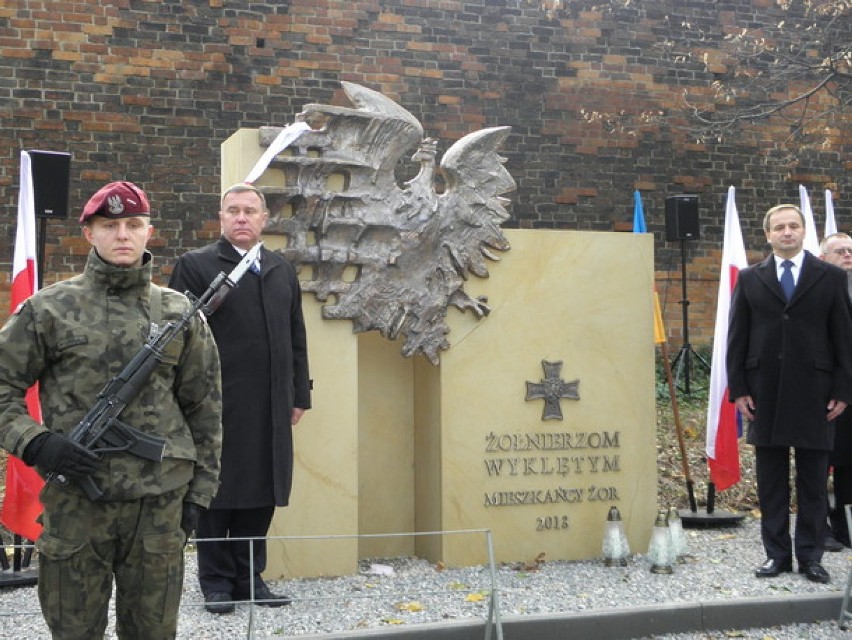 Pomnik Żołnierzy Wyklętych Żory: Rok temu odsłonięto pomnik... 