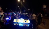 Skandal w "taksówce". Kierowca nie daje paragonu, atakuje gaśnicą i ucieka ulicami Warszawy [WIDEO]