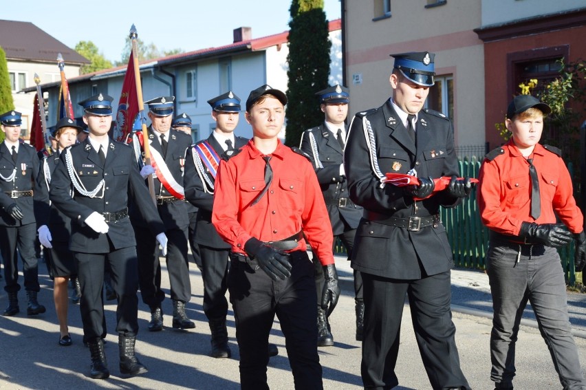 Strażacy z Czarnej Dabrówki ochotnicy mają swój sztandar