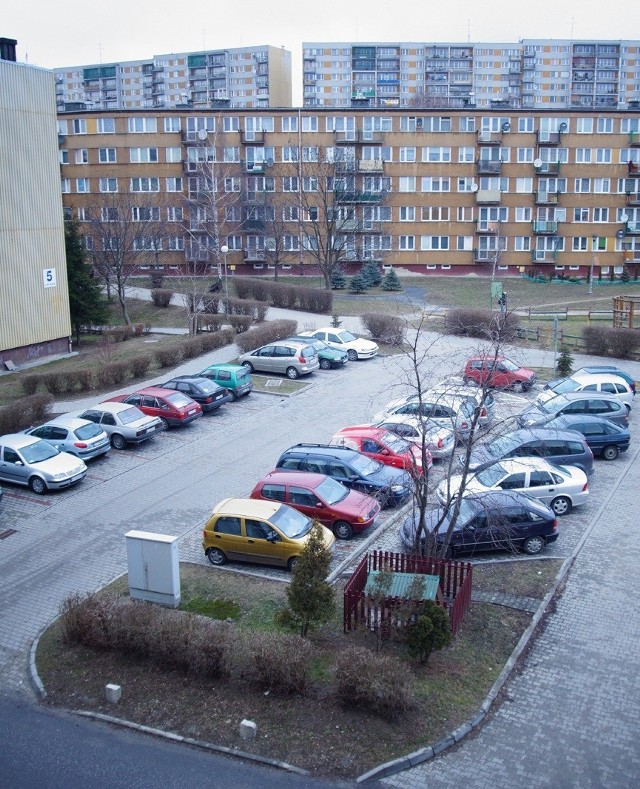 Ten parking na os. Jasna powstał dzięki uporowi osiedlowych radnych