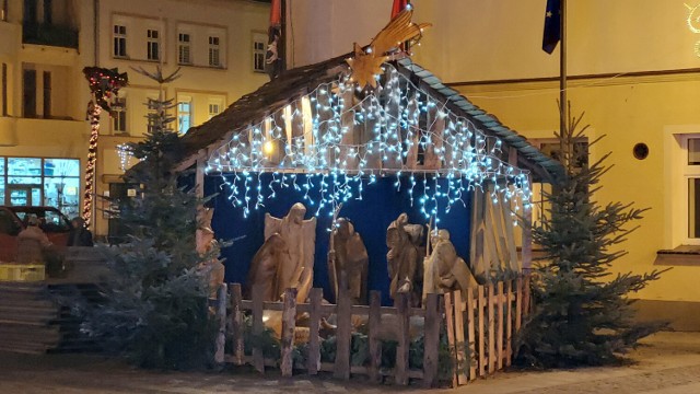 Szopka na żarskim rynku już gotowa