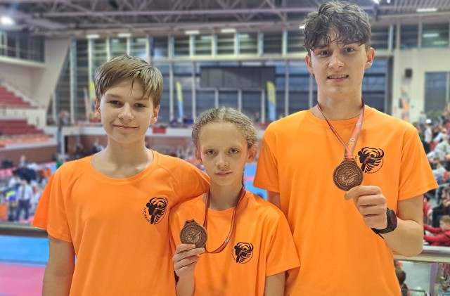 Dwa brązowe medale przywiozła trzyosobowa ekipa Uczniowskiego Klubu Sportowego „Huragan” z Ostrowca Świętokrzyskiego