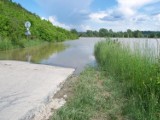 Powódź: Woda zalewa Janowiec, Janowice i Brześce