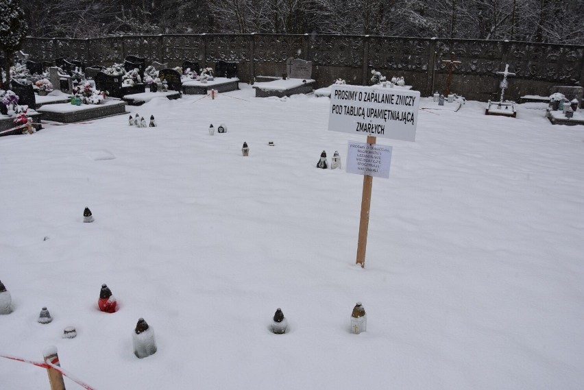 Miejsca zapadliska na cmentarzu w Trzebini