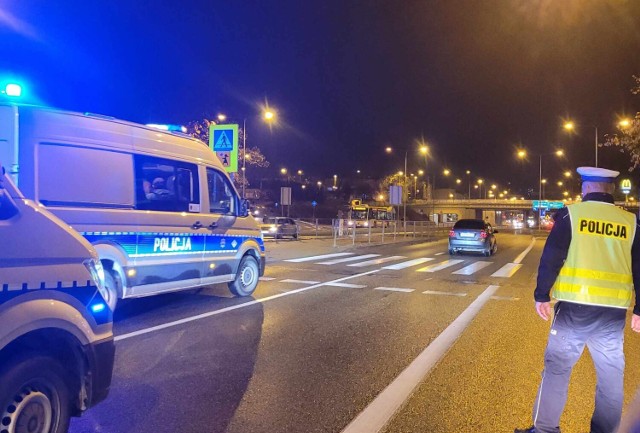 Pieszy potrącony przez samochód na ulicy Grunwaldzkiej w Kielcach.