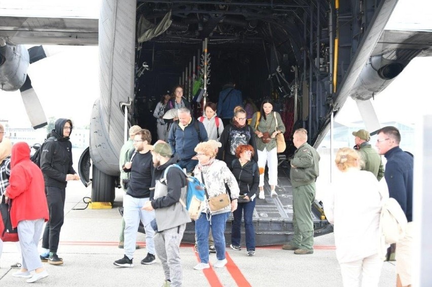 Pierwsi Polacy ewakuowani z Izraela są już w Polsce