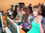 Warsztaty fotograficzne dla uczniów powiatu ostrowskiego w IV Liceum Ogólnokształcącym