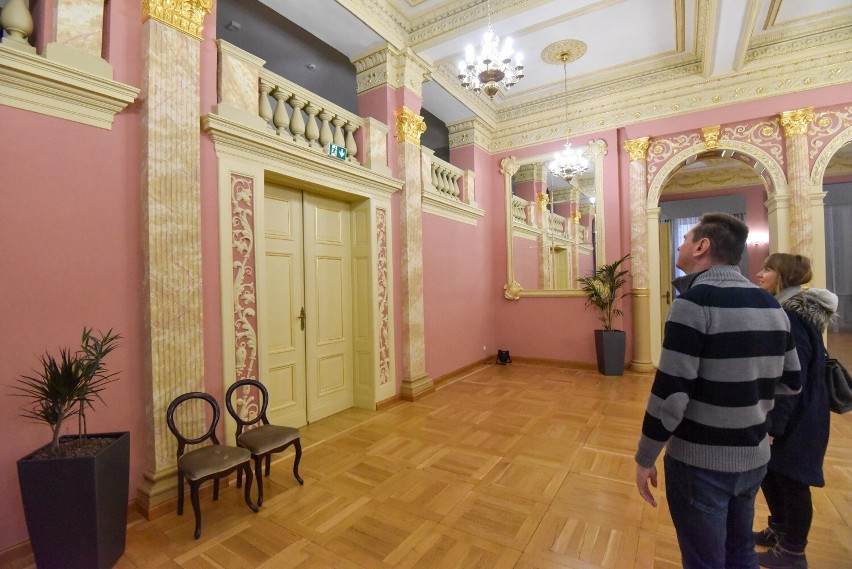 Zwiedzamy Pałac Dąmbskich w Toruniu