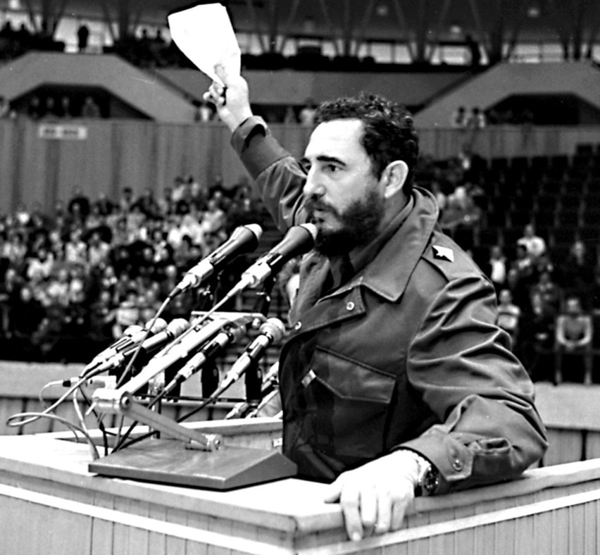 Fidel przemawia o rewolucji i przyjaźni. "Jesteśmy...
