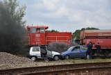 Pociąg uderzył w busa na przejeździe kolejowym przy Górniczej w Jastrzębiu-Zdroju. Służby ćwiczą akcję ratowniczą FOT