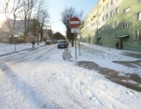 Zimowy krajobraz w Radomiu. Ulice i chodniki pokryte białym puchem. Zobacz zdjęcia