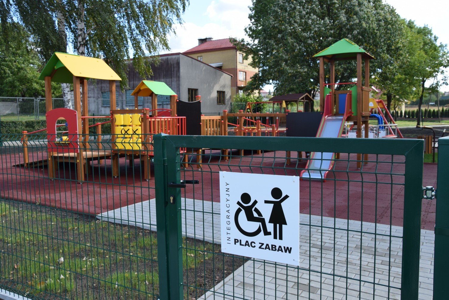 Integracyjny plac zabaw w Dąbrowie Białostockiej zostanie otwarty dla  dzieci (zdjęcia) | Sokółka Nasze Miasto