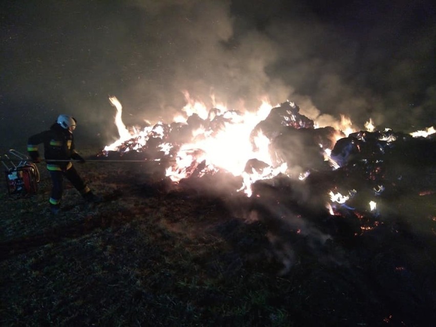 Pożar sterty pod Sadkówkiem (gmina Kąty Wrocławskie)