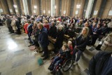 Tłumy ludzi na mszy i modlitwie o uzdrowienie w Sanktuarium świętego Józefa w Kielcach [ZDJĘCIA]