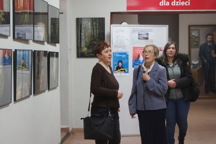 Wystawa Anny Wołoszyn otwarta w Miejskiej Bibliotece...