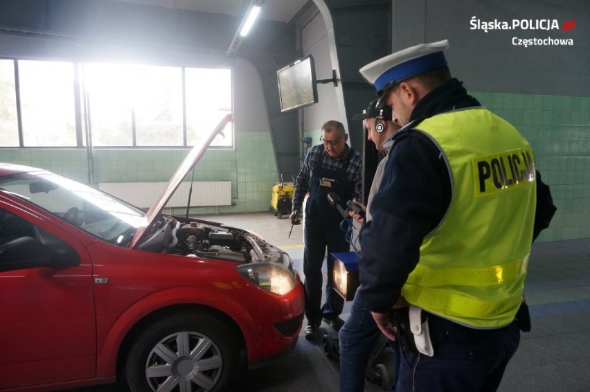 Ustawiali za darmo światła w autach i jeszcze będą ustawiali ZDJĘCIA