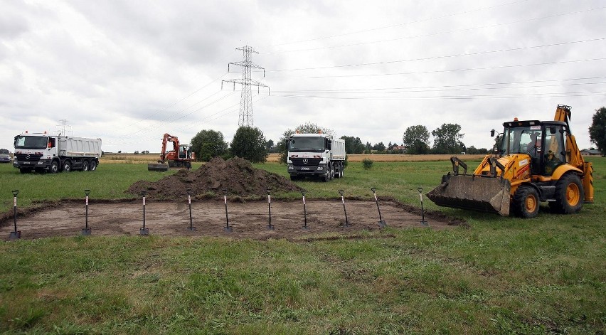 Budowa S14 koło Pabianic  - minister znów wbił szpadel (zdjęcia)