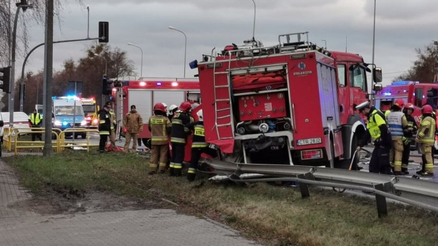 Strażacy pogrążeni w żałobie po tragicznej śmierci dwójki druhów z OSP Czernikowo. WIDEO