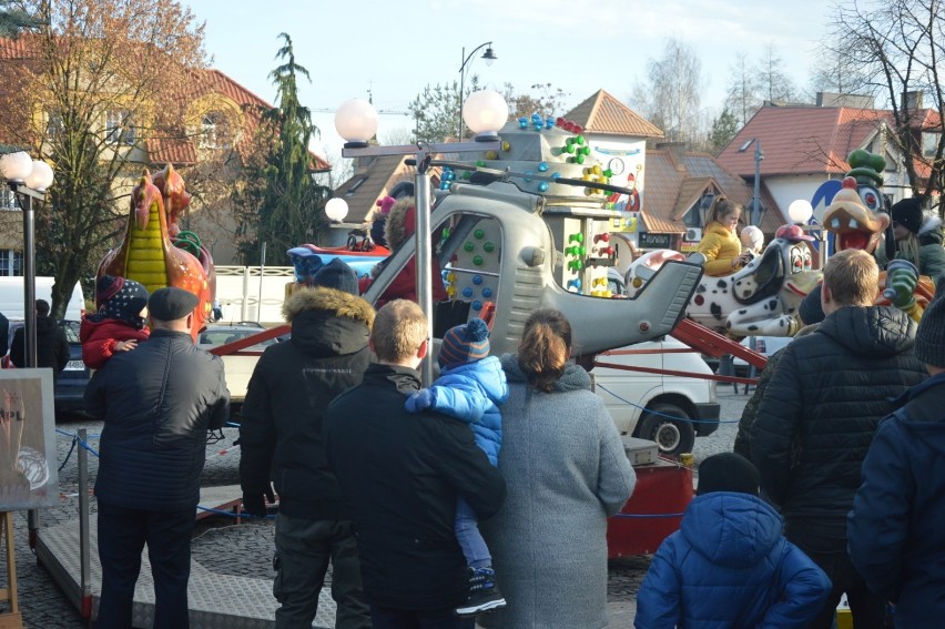 Jarmark Bożonarodzeniowy w Sierakowicach wraz z Przeglądem Zespołów Kolędniczych [ZDJĘCIA]