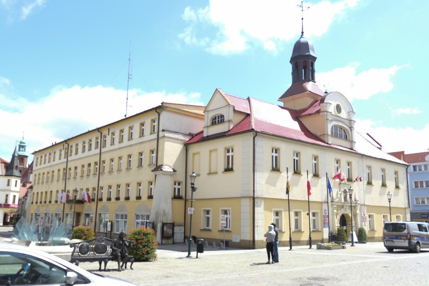 W żarskim ratuszu mamy już siódmego burmistrza. W ciągu...