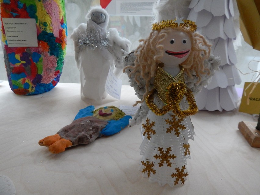 Świąteczna wystawa w OTLiA. Dzieci zrobiły 559 aniołów! [zdjęcia]
