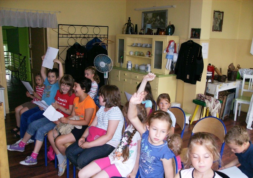 Jak dzieci mogą spędzić lato w Gliwicach? Przyjrzeliśmy się zajęciom w Młodzieżowym Domu Kultury