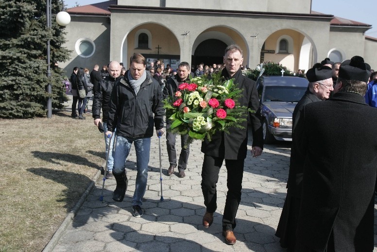 Pogrzeb Henryka Bałuszyńskiego. Piłkarza żegnała rodzina, przyjaciele i piłkarskie znakomitości