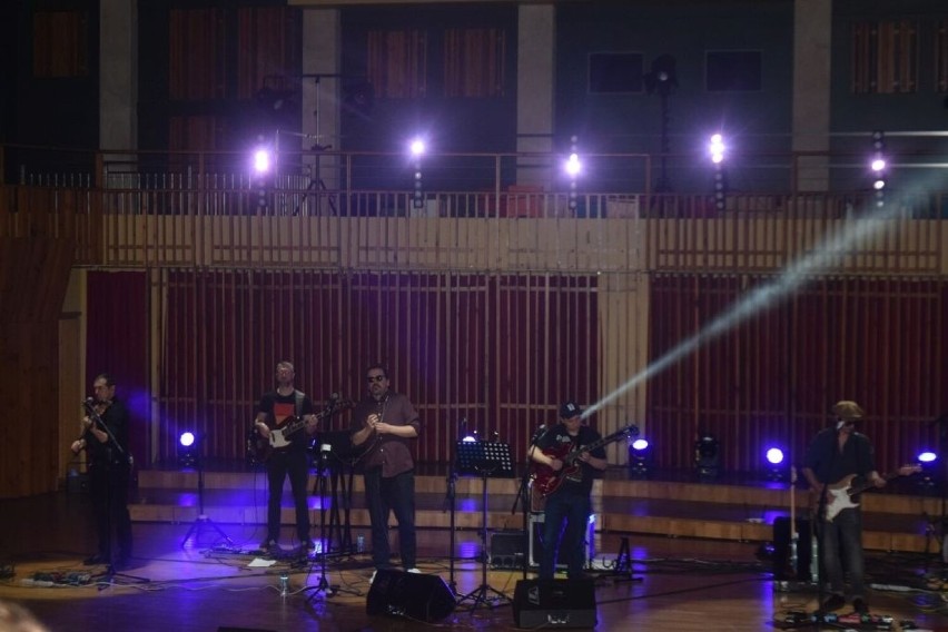 Pablopavo i Ludziki zagrali w sali koncertowej szkoły muzycznej w Radomiu. Na koncert zaprosił Miejski Ośrodek Kultury "Amfiteatr". Zdjęcia
