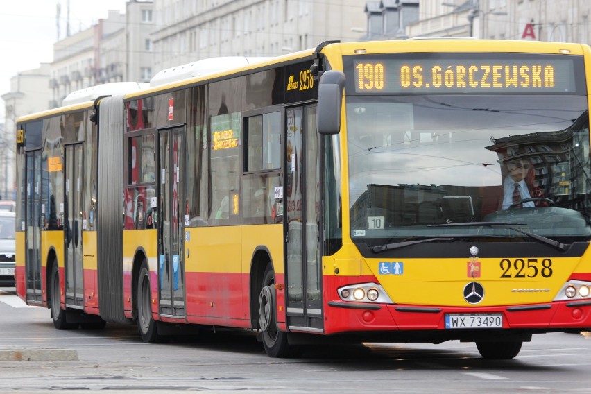 Zostaną wprowadzone zmiany w komunikacji. 

Autobusy linii...