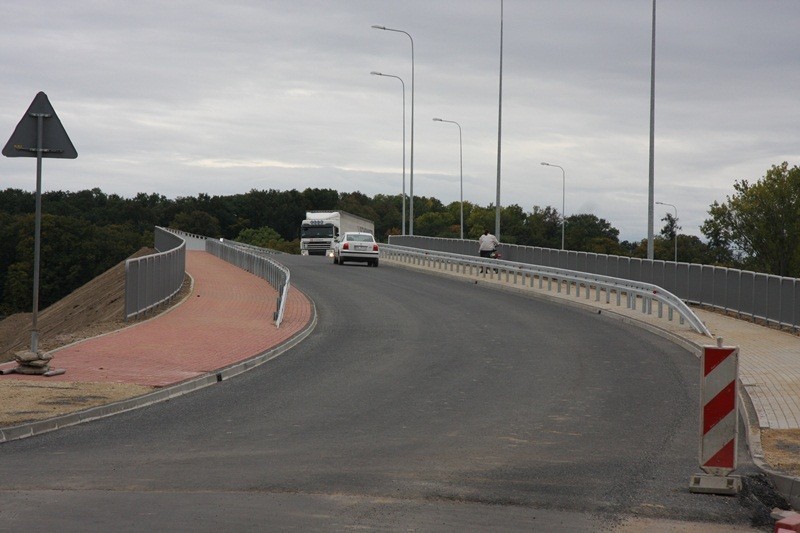 Wjazd na most z ulicy Kolejowej w kierunku Namysłowa