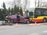 Wypadek na Rojnej w Łodzi. Pijany uderzył w autobus MPK [ZDJĘCIA]
