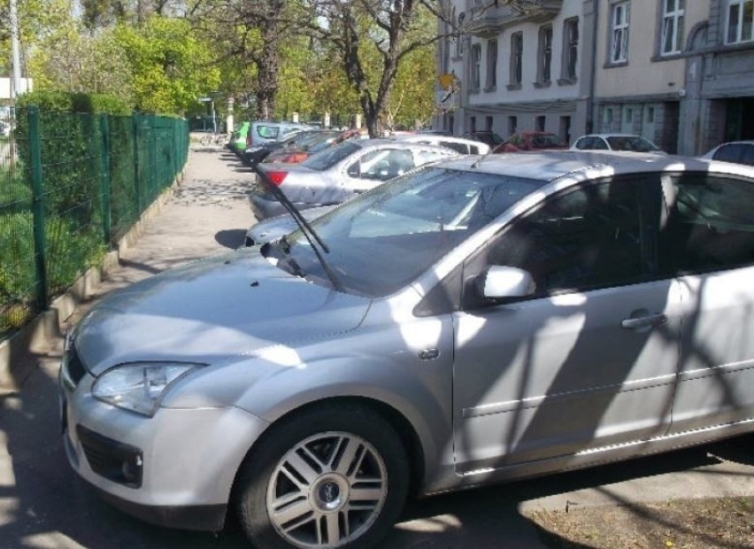 Parkowanie po wrocławsku - zdjęcia z archiwum Straży...