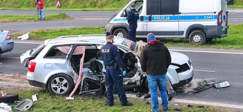 Tragiczny wypadek na al. Witosa w Lublinie. Zginęły dwie osoby. 