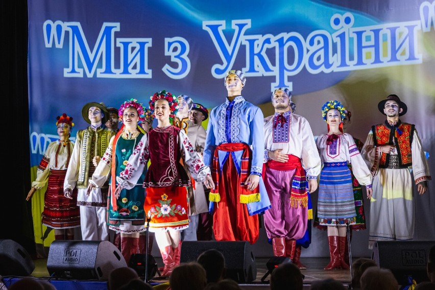 Koncert jedności i wzruszeń w Niewiadowie. Na scenie ponad stu artystów z Ukrainy - ZDJĘCIA