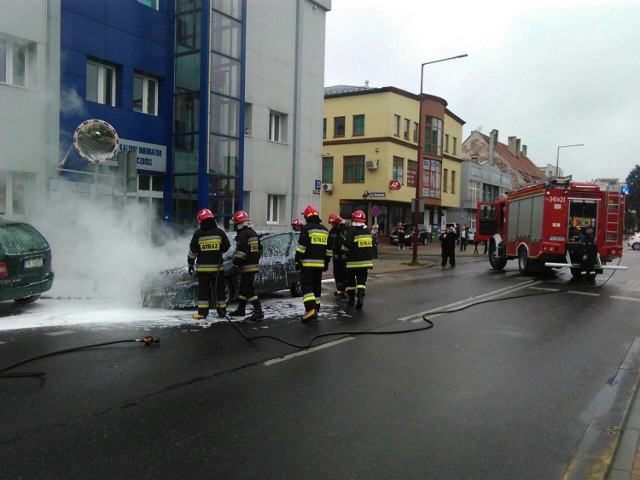 Pożar auta na ulicy Częstochowskiej w Kaliszu