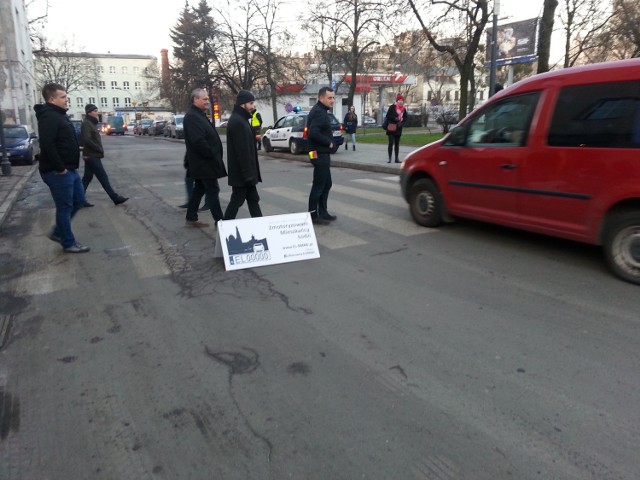 Blokowali parking przed UMŁ. Kierowcy z Łodzi protestują przeciwko polityce urzędników