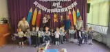 Przedszkolaki z "dwunastki" w Ostrowcu przyjęte do społeczności. Było ślubowanie i dobra zabawa [ZDJĘCIA]