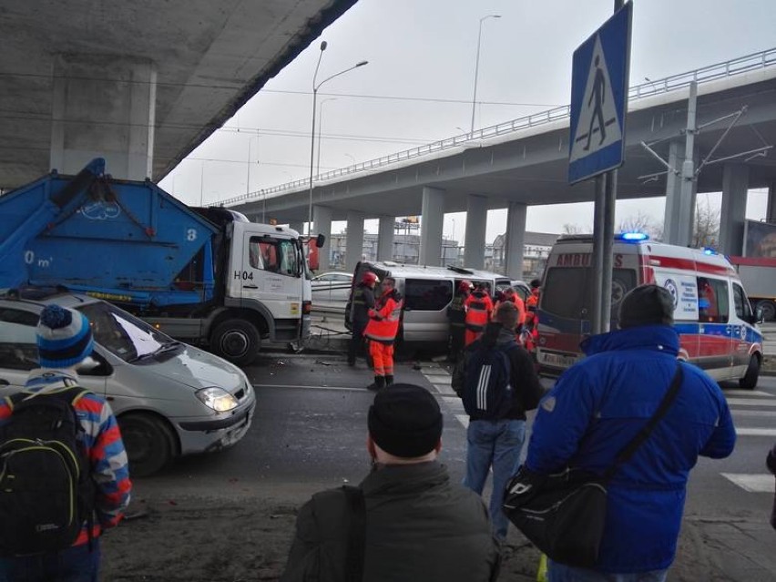 Wypadek na Energetyków w Szczecinie. Są ranni policjanci! 