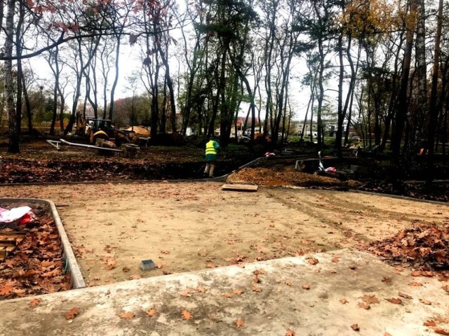 Park Podlesie jest urokliwym miejscem. Po przebudowie będzie jeszcze bardziej zachęcać do wypoczynku i relaksu Zobacz kolejne zdjęcia/plansze. Przesuwaj zdjęcia w prawo - naciśnij strzałkę lub przycisk NASTĘPNE