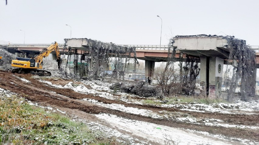 Widok burzonego wiaduktu na al. Zjednoczenia w Zielonej...